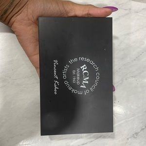 RCMA FOUNDATION/concealer palette